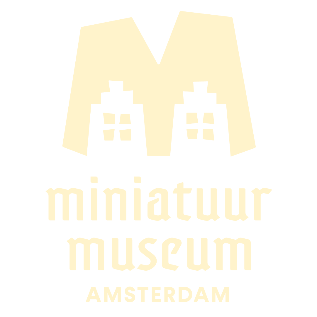Logo_Verticaal_Gecentreerd_Botergeel